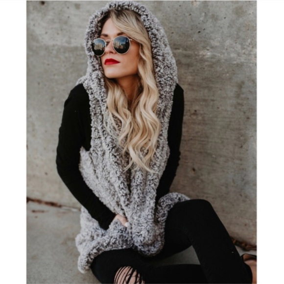 ✨1 Small Left✨Gray Sherpa Hooded Vest - Picture 3 of 6